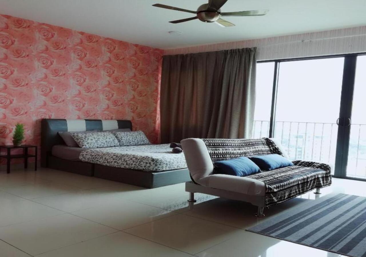 Peanut Butter Homestay #Trefoil Setia City Setia Alam Exterior foto