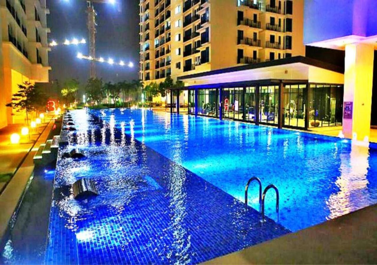 Peanut Butter Homestay #Trefoil Setia City Setia Alam Exterior foto